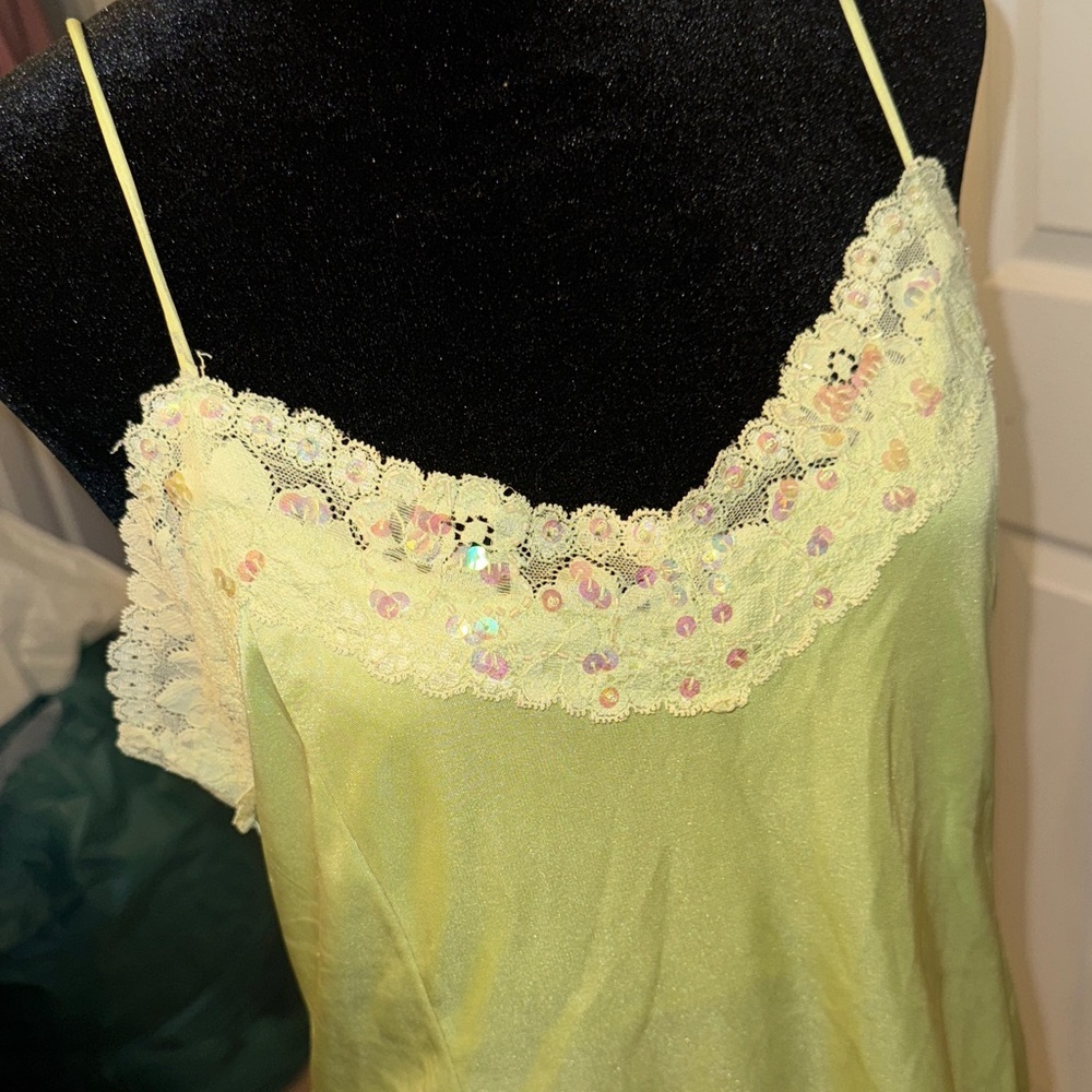 Elegant Light Green Camisole with Floral Details - Picture 14 of 16